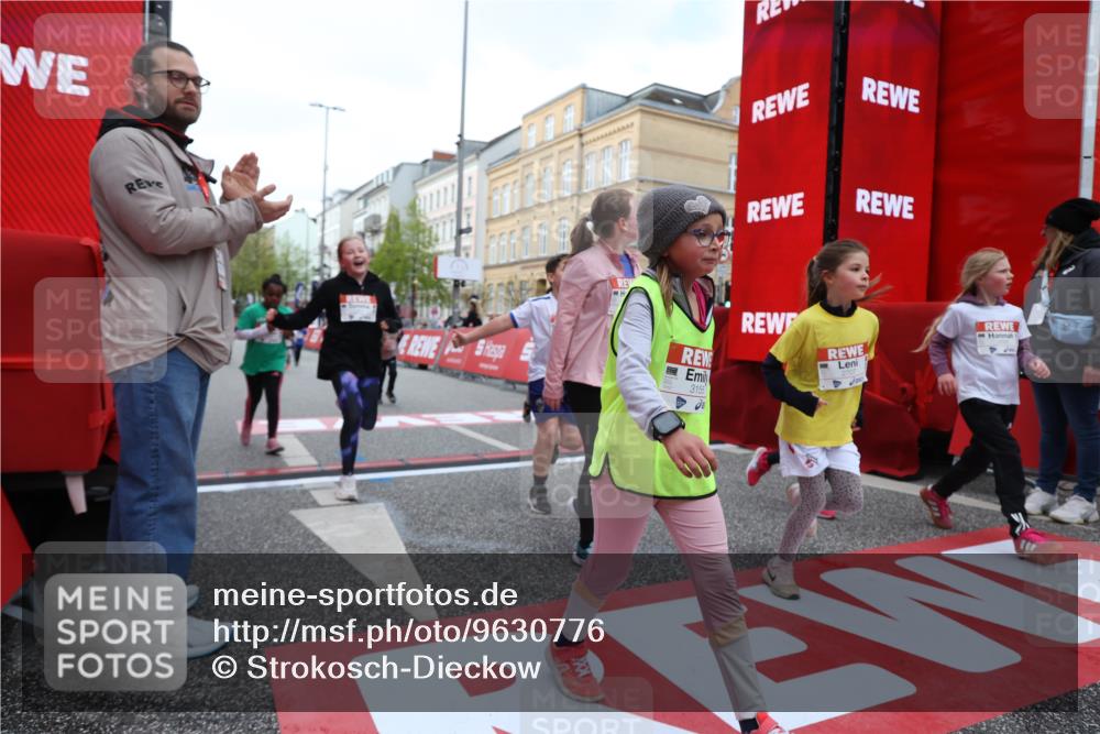 25.04.2026 - Das Zehntel Strokosch-Dieckow http://msf.ph/oto/9630776 25.04.2026 09:03:30 Ziel 1749, 1750, 1827, 2238, 2244, 2389, 2454, 2690, 2705, 2707, 3127, 3144, 3155, 3485, 3500, 3662, 3850, 3851, 4021 meine-sportfotos.de