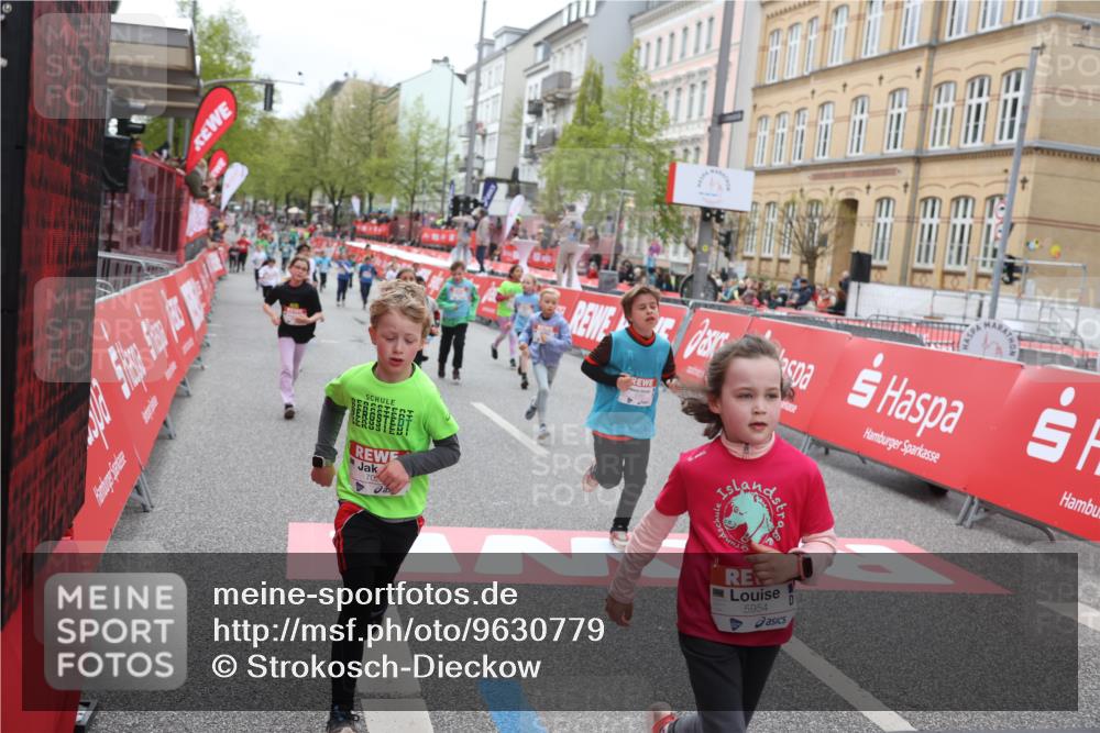 25.04.2026 - Das Zehntel Strokosch-Dieckow http://msf.ph/oto/9630779 25.04.2026 11:05:33 Ziel 5763, 5954, 5979, 5981, 6439, 6566, 6612, 6811, 6977, 6979, 7026, 7493, 7662, 7923 meine-sportfotos.de