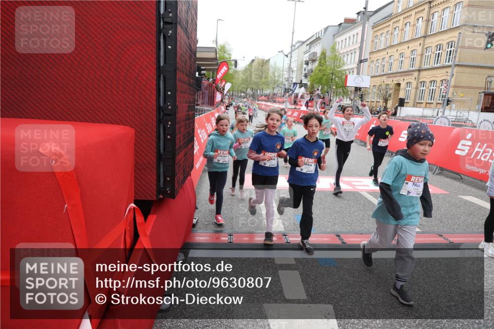 25.04.2026 - Das Zehntel Strokosch-Dieckow http://msf.ph/oto/9630807 25.04.2026 11:05:26 Ziel 5334, 5356, 5965, 5979, 5981, 6271, 6272, 6612, 7099, 7274, 7344, 7446, 7487, 7489, 7493, 7766, 7923, 8068 meine-sportfotos.de