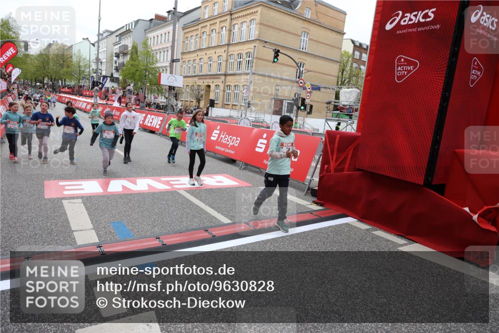 25.04.2026 - Das Zehntel Strokosch-Dieckow http://msf.ph/oto/9630828 25.04.2026 11:05:24 Ziel 5044, 5334, 5356, 5846, 5965, 6271, 6272, 6490, 7099, 7274, 7344, 7446, 7487, 7489, 7766, 7938, 8068 meine-sportfotos.de