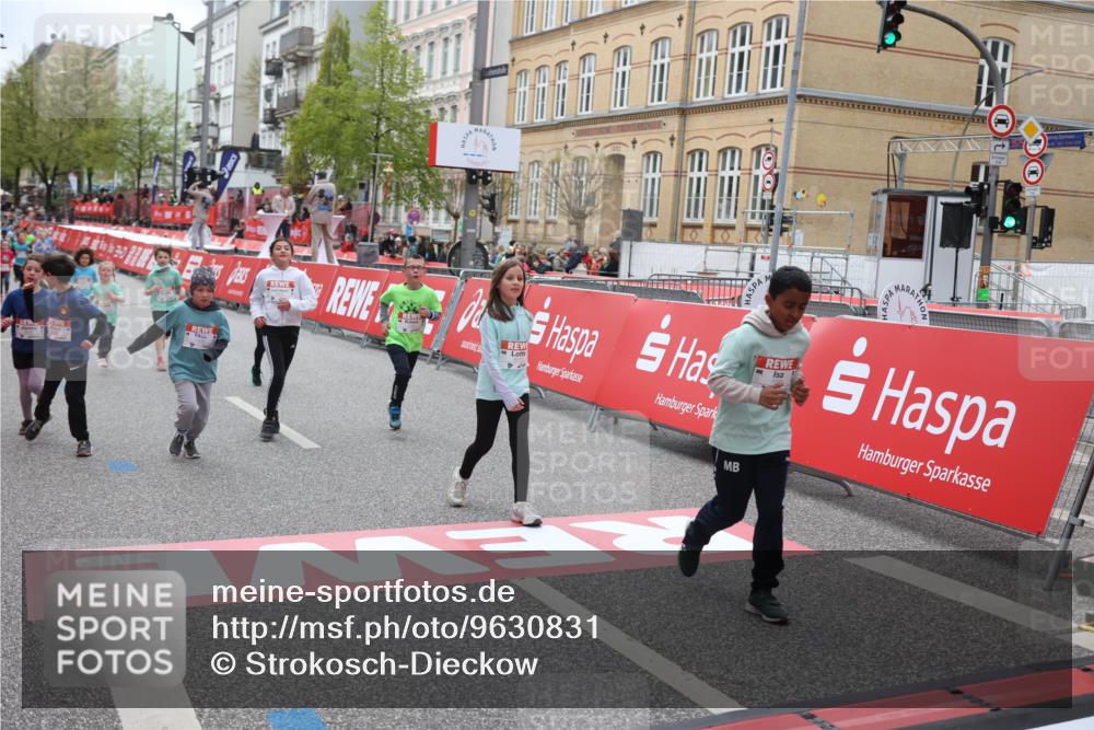 25.04.2026 - Das Zehntel Strokosch-Dieckow http://msf.ph/oto/9630831 25.04.2026 11:05:24 Ziel 5044, 5334, 5356, 5846, 5965, 6271, 6272, 6490, 7099, 7274, 7344, 7446, 7487, 7489, 7766, 7938, 8068 meine-sportfotos.de