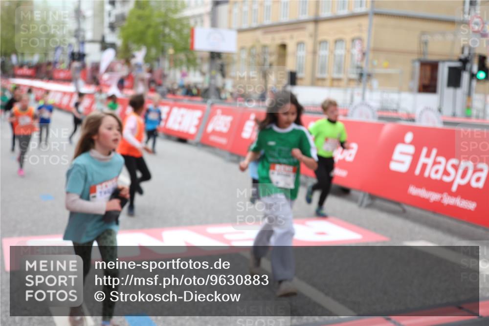 25.04.2026 - Das Zehntel Strokosch-Dieckow http://msf.ph/oto/9630883 25.04.2026 11:05:13 Ziel 5043, 5246, 5716, 5917, 6346, 6487, 6560, 7022, 7367, 7449, 7450, 7458, 7481, 7649, 7817 meine-sportfotos.de