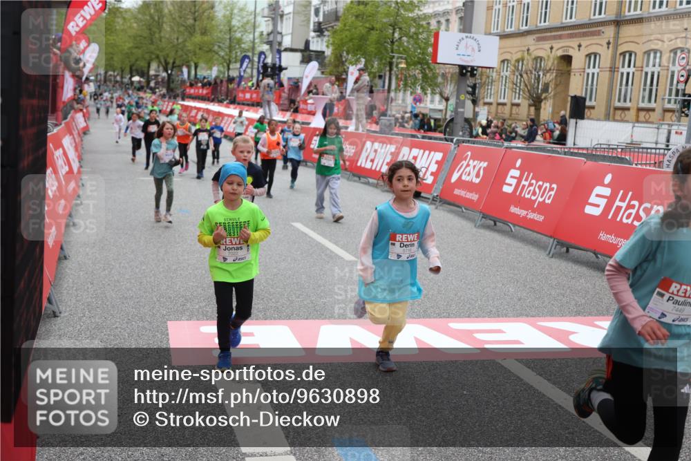 25.04.2026 - Das Zehntel Strokosch-Dieckow http://msf.ph/oto/9630898 25.04.2026 11:05:10 Ziel 5716, 6346, 6368, 6487, 6560, 6793, 6794, 6808, 7022, 7032, 7450, 7458, 7817 meine-sportfotos.de
