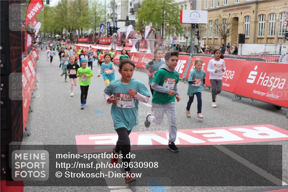 25.04.2026 - Das Zehntel Strokosch-Dieckow http://msf.ph/oto/9630908 25.04.2026 11:05:08 Ziel 5716, 6346, 6368, 6487, 6793, 6794, 6808, 7022, 7032, 7348, 7450, 7458, 7470, 7499, 7515, 7817, 7847 meine-sportfotos.de