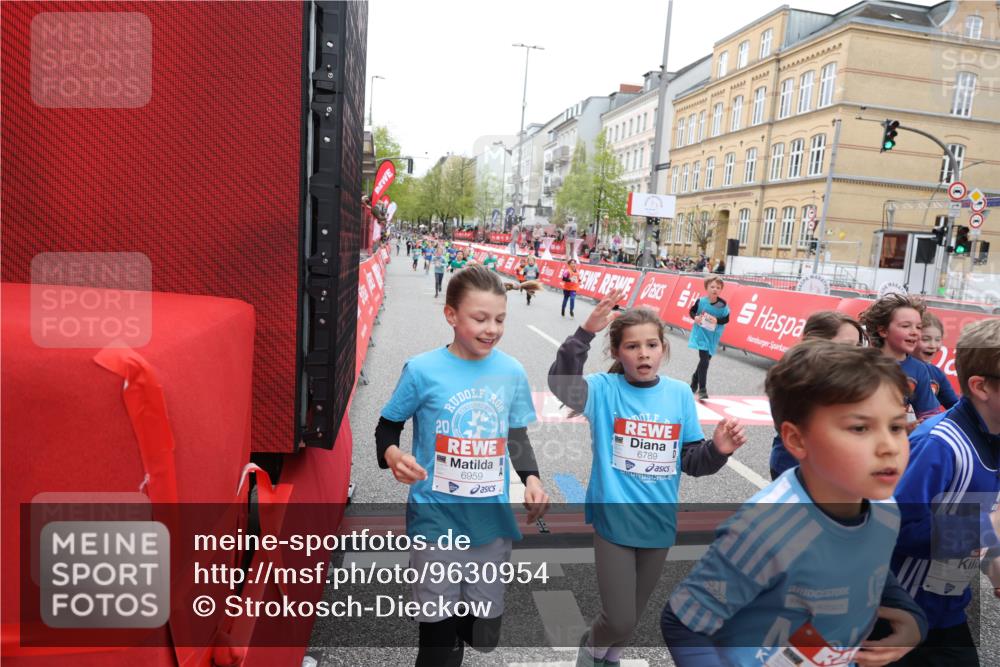 25.04.2026 - Das Zehntel Strokosch-Dieckow http://msf.ph/oto/9630954 25.04.2026 11:04:57 Ziel 5020, 5028, 5335, 5337, 5349, 5536, 5552, 5610, 5615, 5625, 5908, 6459, 6463, 6468, 6472, 6789, 6959, 7041, 7063, 7279, 7287, 7290, 7437, 7462, 7768, 7822, 7991, 7992, 7995 meine-sportfotos.de