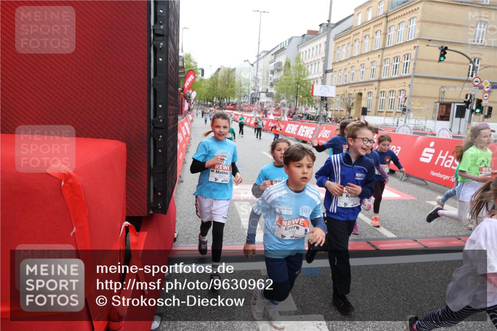 25.04.2026 - Das Zehntel Strokosch-Dieckow http://msf.ph/oto/9630962 25.04.2026 11:04:57 Ziel 5020, 5028, 5335, 5337, 5349, 5536, 5552, 5610, 5615, 5625, 5908, 6459, 6463, 6468, 6472, 6789, 6959, 7041, 7063, 7279, 7287, 7290, 7437, 7462, 7768, 7822, 7991, 7992, 7995 meine-sportfotos.de