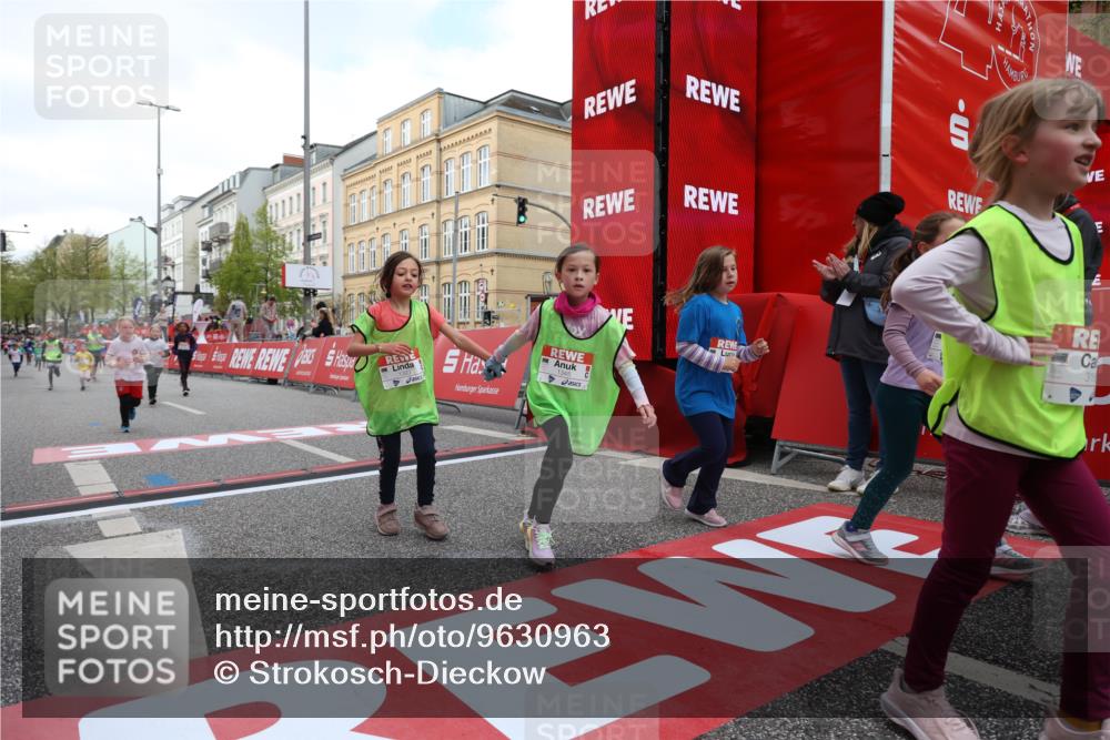 25.04.2026 - Das Zehntel Strokosch-Dieckow http://msf.ph/oto/9630963 25.04.2026 09:03:48 Ziel 1166, 1345, 1393, 1400, 2846, 2919, 2922, 3165, 3331, 3448 meine-sportfotos.de