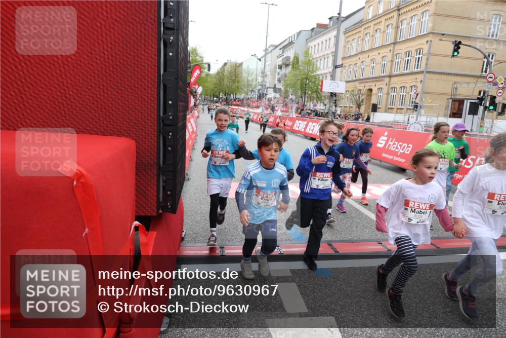 25.04.2026 - Das Zehntel Strokosch-Dieckow http://msf.ph/oto/9630967 25.04.2026 11:04:57 Ziel 5020, 5028, 5335, 5337, 5349, 5536, 5552, 5610, 5615, 5625, 5908, 6459, 6463, 6468, 6472, 6789, 6959, 7041, 7063, 7279, 7287, 7290, 7437, 7462, 7768, 7822, 7991, 7992, 7995 meine-sportfotos.de