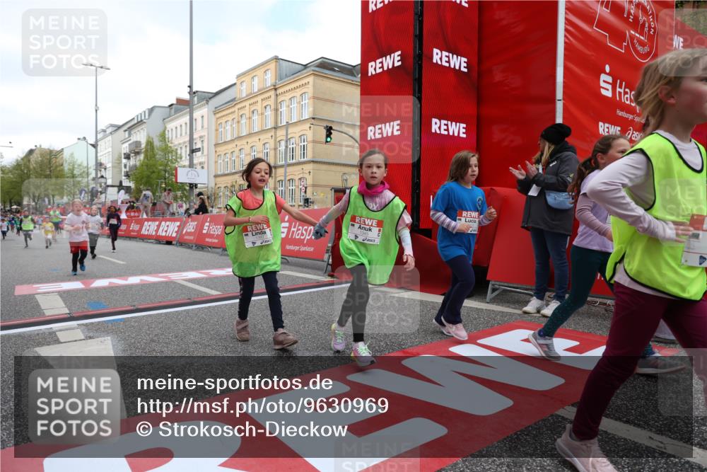 25.04.2026 - Das Zehntel Strokosch-Dieckow http://msf.ph/oto/9630969 25.04.2026 09:03:48 Ziel 1166, 1345, 1393, 1400, 2846, 2919, 2922, 3165, 3331, 3448 meine-sportfotos.de