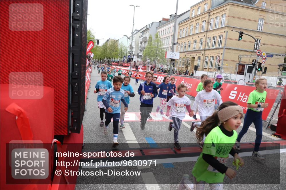 25.04.2026 - Das Zehntel Strokosch-Dieckow http://msf.ph/oto/9630971 25.04.2026 11:04:56 Ziel 5020, 5028, 5335, 5337, 5349, 5536, 5542, 5552, 5610, 5615, 5625, 5908, 6459, 6463, 6468, 6472, 6789, 6959, 7041, 7063, 7279, 7287, 7290, 7437, 7462, 7768, 7991, 7992, 7995 meine-sportfotos.de