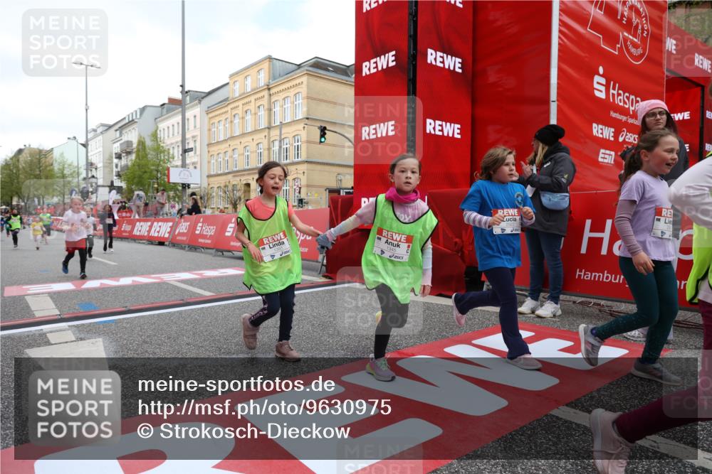 25.04.2026 - Das Zehntel Strokosch-Dieckow http://msf.ph/oto/9630975 25.04.2026 09:03:48 Ziel 1166, 1345, 1393, 1400, 2846, 2919, 2922, 3165, 3331, 3448 meine-sportfotos.de