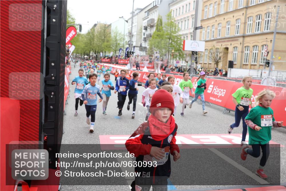 25.04.2026 - Das Zehntel Strokosch-Dieckow http://msf.ph/oto/9630993 25.04.2026 11:04:55 Ziel 5020, 5028, 5335, 5337, 5349, 5536, 5542, 5552, 5610, 5625, 5908, 6459, 6463, 6468, 6472, 6789, 6959, 7041, 7063, 7279, 7287, 7290, 7437, 7462, 7768, 7991, 7992, 7995 meine-sportfotos.de