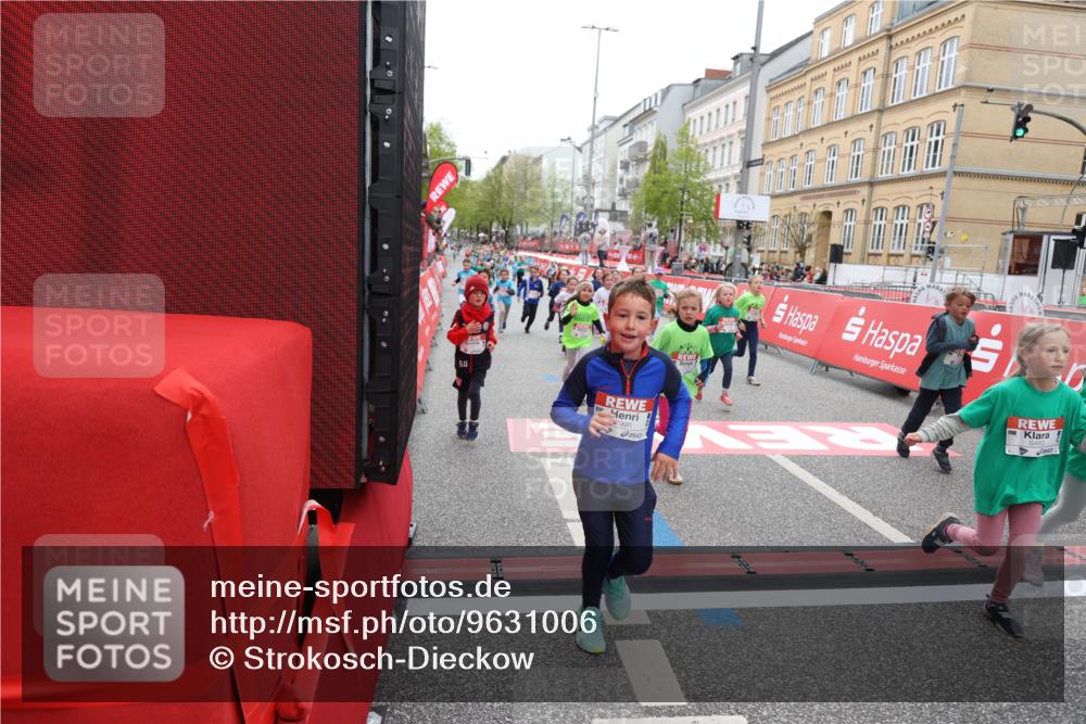 25.04.2026 - Das Zehntel Strokosch-Dieckow http://msf.ph/oto/9631006 25.04.2026 11:04:54 Ziel 5020, 5028, 5536, 5542, 5552, 5610, 5625, 5908, 6459, 6463, 6468, 6789, 6959, 7041, 7063, 7279, 7287, 7290, 7437, 7462, 7768, 7991, 7992, 7995 meine-sportfotos.de