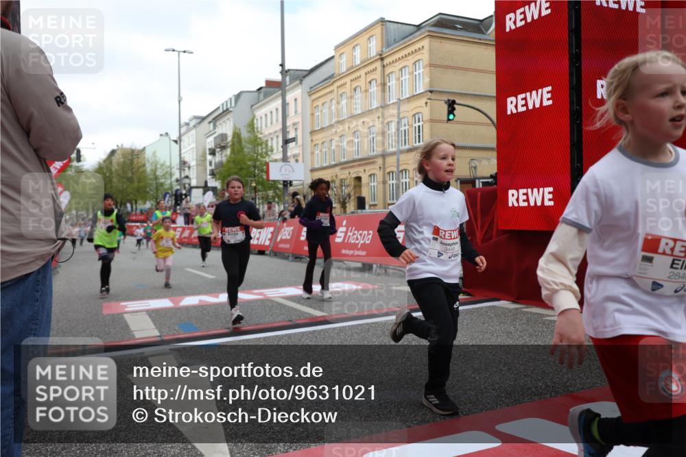 25.04.2026 - Das Zehntel Strokosch-Dieckow http://msf.ph/oto/9631021 25.04.2026 09:03:51 Ziel 1058, 1345, 1393, 1400, 2695, 2846, 2919, 2922, 3004, 3036, 3165, 3218, 3448, 3457 meine-sportfotos.de