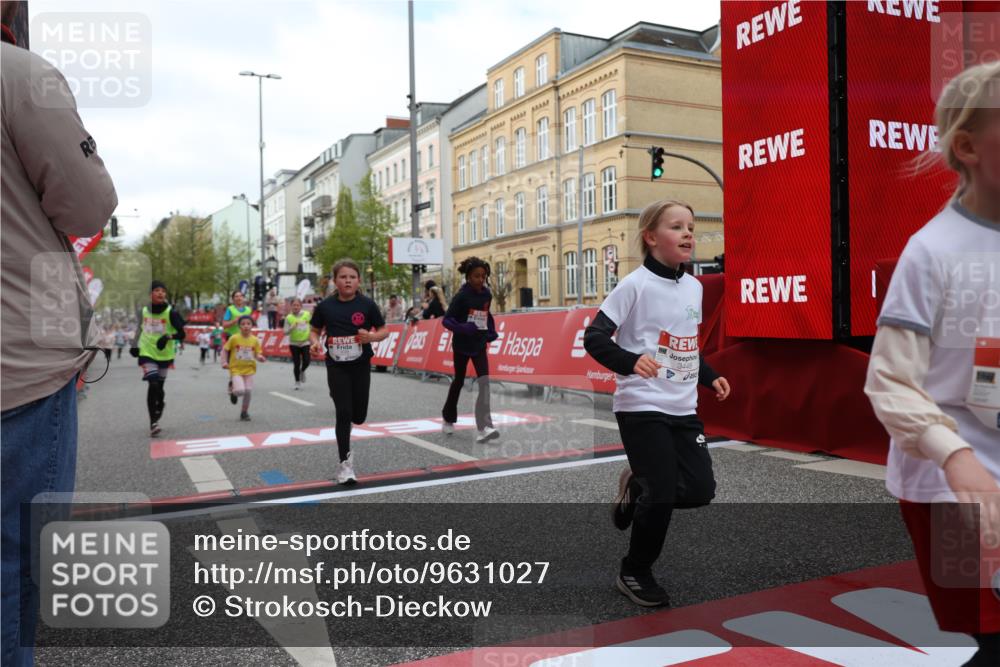 25.04.2026 - Das Zehntel Strokosch-Dieckow http://msf.ph/oto/9631027 25.04.2026 09:03:51 Ziel 1058, 1345, 1393, 1400, 2695, 2846, 2919, 2922, 3004, 3036, 3165, 3218, 3448, 3457 meine-sportfotos.de