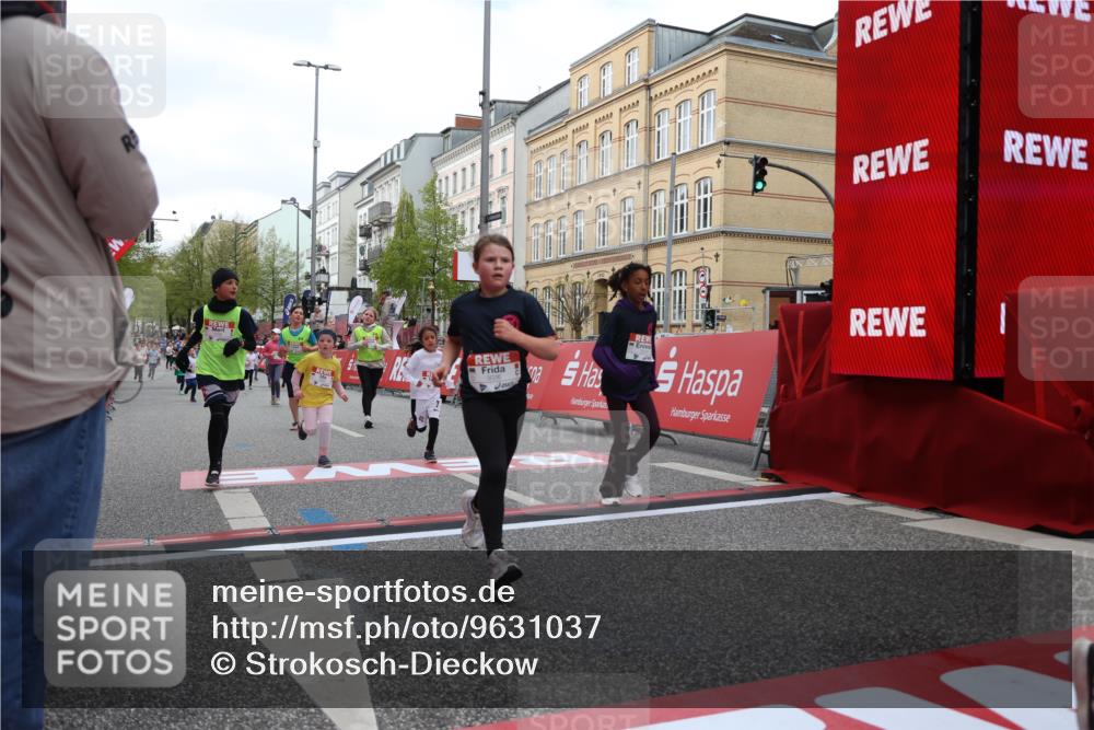 25.04.2026 - Das Zehntel Strokosch-Dieckow http://msf.ph/oto/9631037 25.04.2026 09:03:52 Ziel 1058, 1345, 1393, 1400, 2695, 2846, 2919, 2922, 3004, 3036, 3218, 3235, 3448, 3457 meine-sportfotos.de