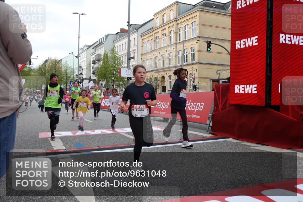 25.04.2026 - Das Zehntel Strokosch-Dieckow http://msf.ph/oto/9631048 25.04.2026 09:03:52 Ziel 1058, 1345, 1393, 1400, 2695, 2846, 2919, 2922, 3004, 3036, 3218, 3235, 3448, 3457 meine-sportfotos.de