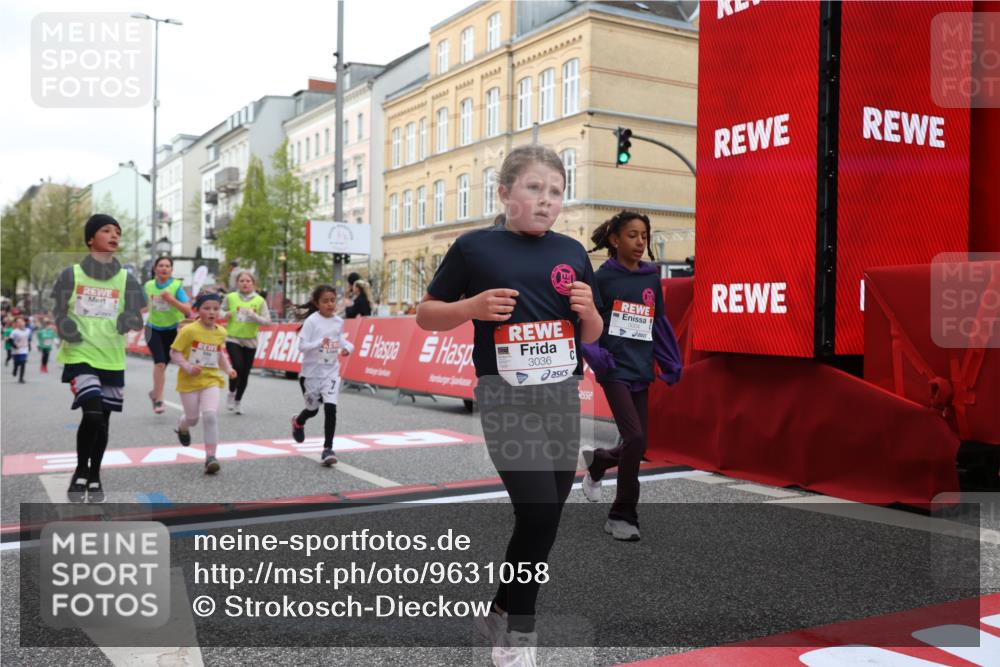 25.04.2026 - Das Zehntel Strokosch-Dieckow http://msf.ph/oto/9631058 25.04.2026 09:03:53 Ziel 1058, 1393, 1400, 2695, 2846, 2922, 3004, 3036, 3218, 3235, 3448, 3457 meine-sportfotos.de