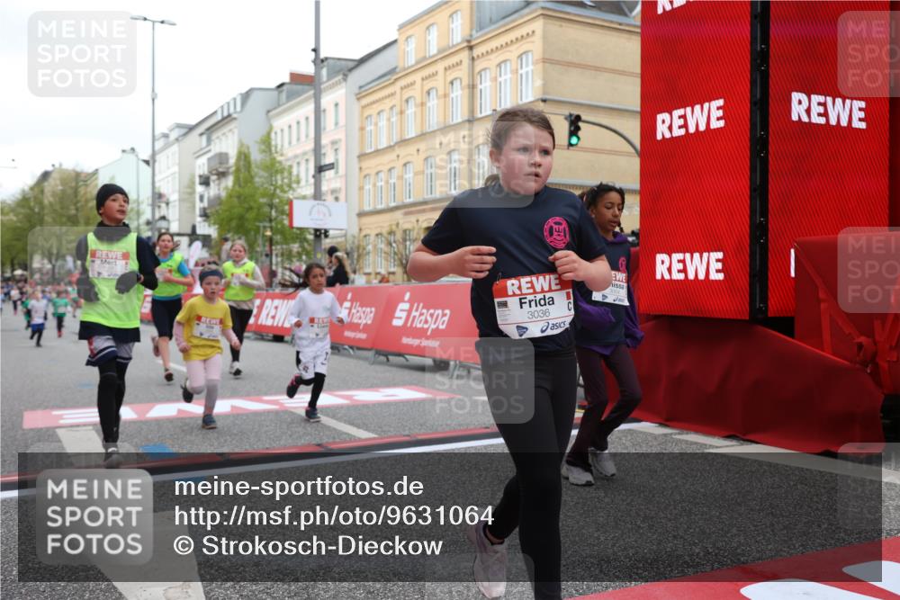25.04.2026 - Das Zehntel Strokosch-Dieckow http://msf.ph/oto/9631064 25.04.2026 09:03:53 Ziel 1058, 1393, 1400, 2695, 2846, 2922, 3004, 3036, 3218, 3235, 3448, 3457 meine-sportfotos.de