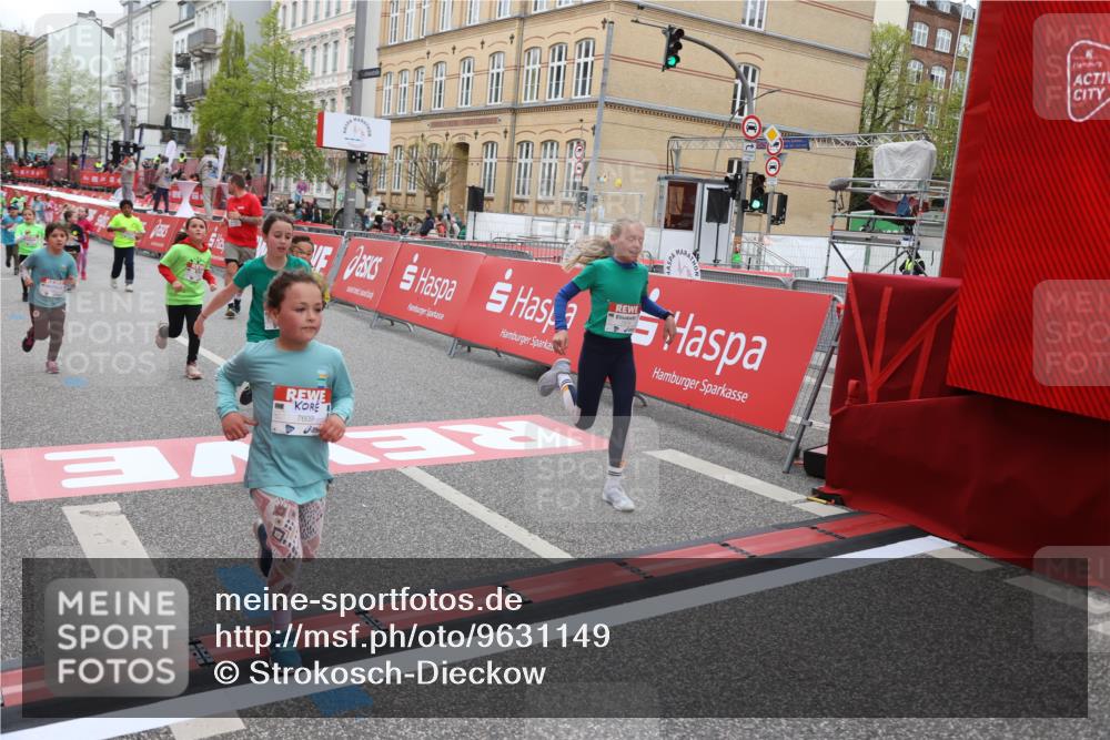 25.04.2026 - Das Zehntel Strokosch-Dieckow http://msf.ph/oto/9631149 25.04.2026 11:04:18 Ziel 5052, 5053, 5111, 5115, 5184, 5186, 5215, 5217, 5410, 5423, 5440, 5914, 5915, 5922, 5998, 6030, 6315, 6457, 6476, 6479, 6591, 6607, 6887, 7018, 7031, 7269, 7600, 7609, 7979, 7980 meine-sportfotos.de