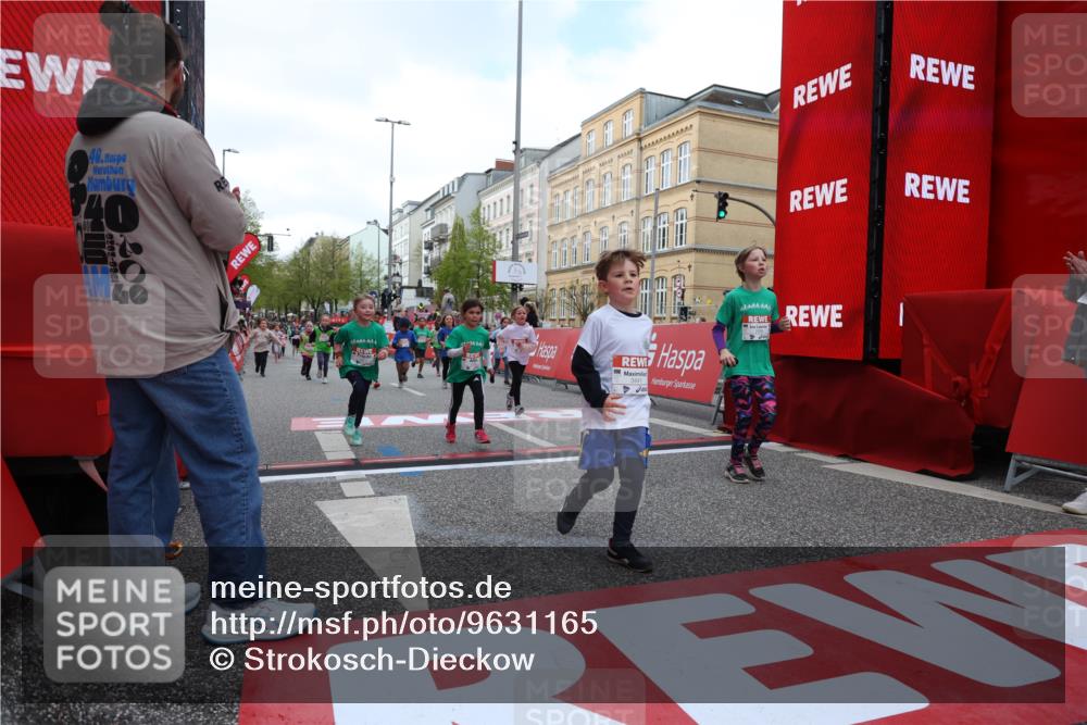 25.04.2026 - Das Zehntel Strokosch-Dieckow http://msf.ph/oto/9631165 25.04.2026 09:04:00 Ziel 1172, 2119, 2356, 2374, 2456, 3235, 3441, 3682, 4000 meine-sportfotos.de