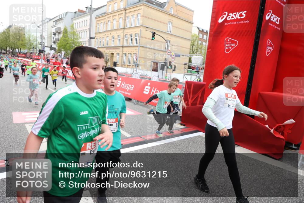 25.04.2026 - Das Zehntel Strokosch-Dieckow http://msf.ph/oto/9631215 25.04.2026 11:04:17 Ziel 5053, 5111, 5115, 5184, 5186, 5215, 5217, 5410, 5423, 5440, 5594, 5899, 5902, 5914, 5915, 5922, 5998, 6030, 6315, 6316, 6457, 6476, 6479, 6591, 6607, 6887, 7018, 7031, 7609, 7979, 7980 meine-sportfotos.de