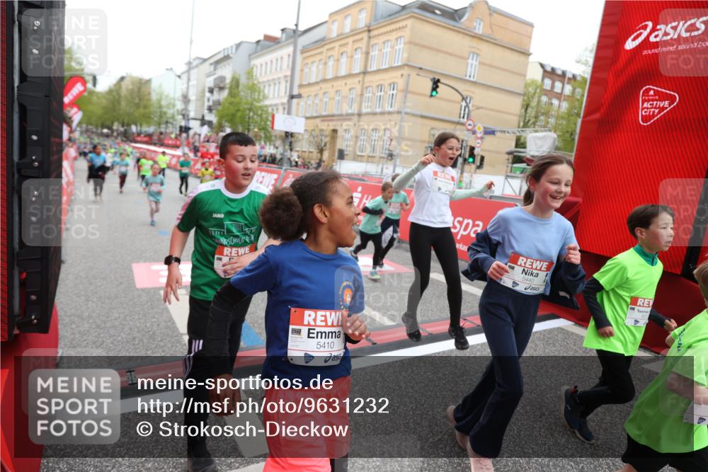 25.04.2026 - Das Zehntel Strokosch-Dieckow http://msf.ph/oto/9631232 25.04.2026 11:04:16 Ziel 5111, 5115, 5184, 5186, 5215, 5217, 5410, 5423, 5440, 5594, 5899, 5902, 5914, 5915, 5922, 5998, 6030, 6315, 6316, 6457, 6476, 6479, 6591, 6607, 7018, 7031, 7444, 7609, 7979 meine-sportfotos.de