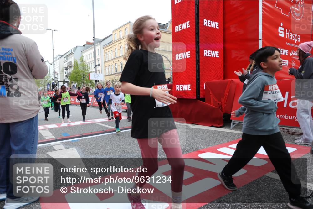 25.04.2026 - Das Zehntel Strokosch-Dieckow http://msf.ph/oto/9631234 25.04.2026 09:04:13 Ziel 1097, 1105, 1121, 1428, 1432, 1437, 1448, 1454, 1703, 1705, 2145, 2148, 2230, 2245, 2449, 2855, 3022, 3288, 3734, 3746, 3764, 3769, 3890 meine-sportfotos.de