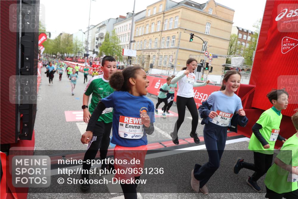 25.04.2026 - Das Zehntel Strokosch-Dieckow http://msf.ph/oto/9631236 25.04.2026 11:04:16 Ziel 5111, 5115, 5184, 5186, 5215, 5217, 5410, 5423, 5440, 5594, 5899, 5902, 5914, 5915, 5922, 5998, 6030, 6315, 6316, 6457, 6476, 6479, 6591, 6607, 7018, 7031, 7444, 7609, 7979 meine-sportfotos.de