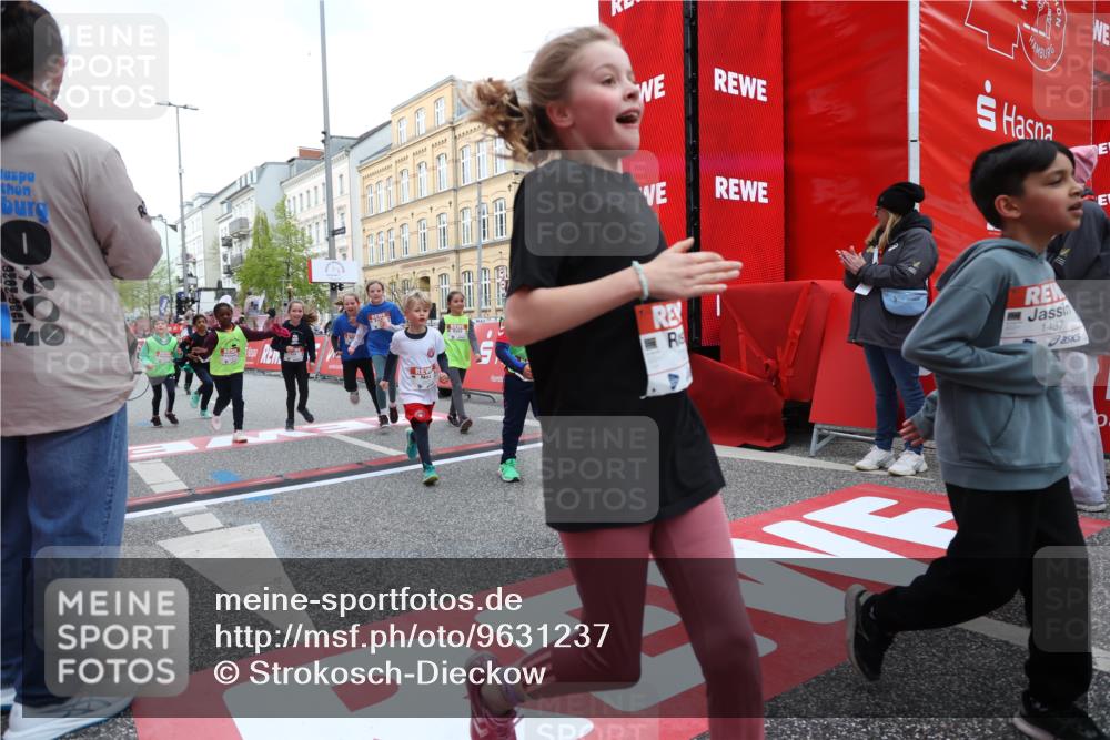 25.04.2026 - Das Zehntel Strokosch-Dieckow http://msf.ph/oto/9631237 25.04.2026 09:04:13 Ziel 1097, 1105, 1121, 1428, 1432, 1437, 1448, 1454, 1703, 1705, 2145, 2148, 2230, 2245, 2449, 2855, 3022, 3288, 3734, 3746, 3764, 3769, 3890 meine-sportfotos.de