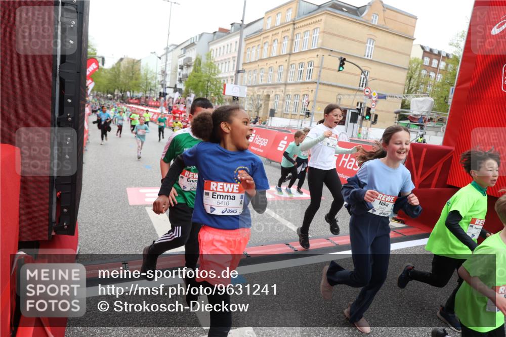 25.04.2026 - Das Zehntel Strokosch-Dieckow http://msf.ph/oto/9631241 25.04.2026 11:04:16 Ziel 5111, 5115, 5184, 5186, 5215, 5217, 5410, 5423, 5440, 5594, 5899, 5902, 5914, 5915, 5922, 5998, 6030, 6315, 6316, 6457, 6476, 6479, 6591, 6607, 7018, 7031, 7444, 7609, 7979 meine-sportfotos.de