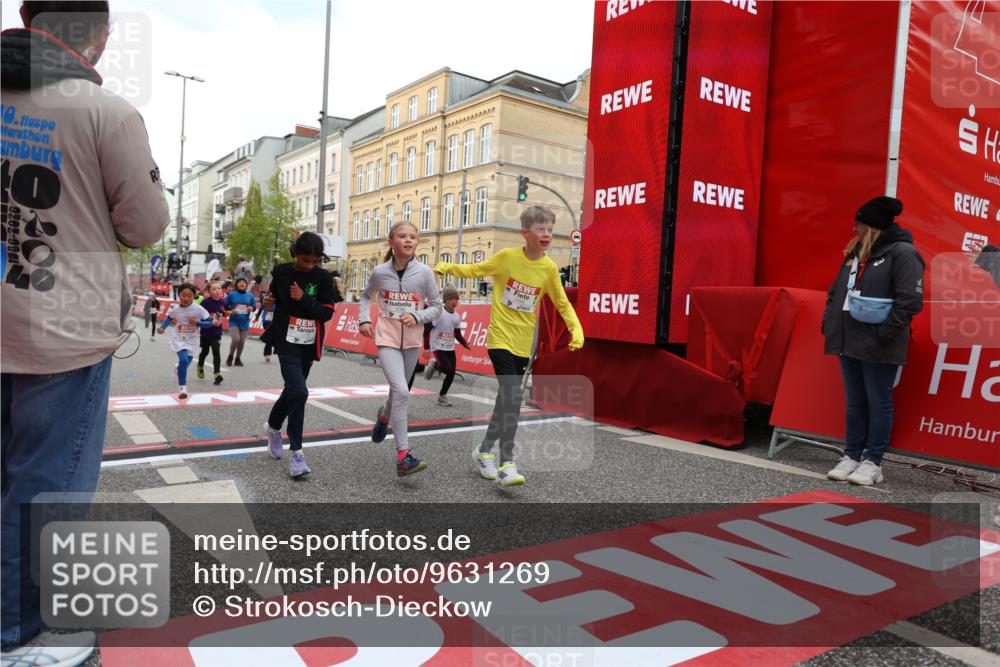 25.04.2026 - Das Zehntel Strokosch-Dieckow http://msf.ph/oto/9631269 25.04.2026 09:04:22 Ziel 1706, 1911, 1925, 2215, 2231, 2355, 2948, 2965, 3056, 3366, 3386, 3388 meine-sportfotos.de