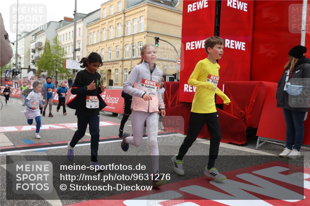 25.04.2026 - Das Zehntel Strokosch-Dieckow http://msf.ph/oto/9631276 25.04.2026 09:04:23 Ziel 1706, 1911, 1925, 2215, 2231, 2355, 2948, 2965, 3056, 3366, 3386, 3388 meine-sportfotos.de
