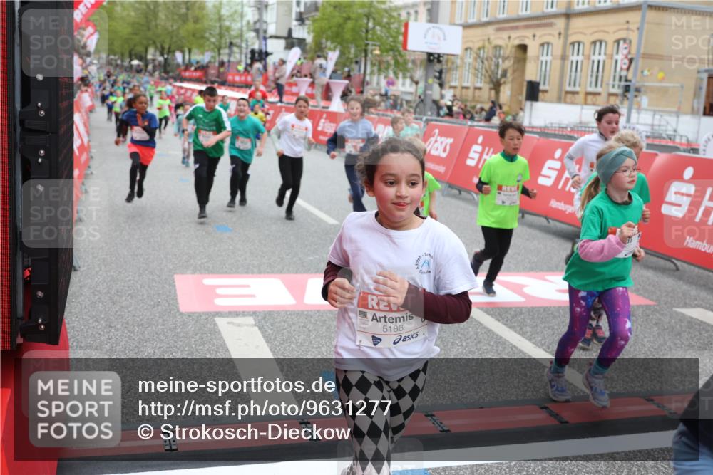25.04.2026 - Das Zehntel Strokosch-Dieckow http://msf.ph/oto/9631277 25.04.2026 11:04:14 Ziel 5111, 5115, 5184, 5186, 5215, 5217, 5410, 5423, 5440, 5594, 5899, 5902, 5914, 5915, 5922, 5991, 5998, 6030, 6315, 6316, 6457, 6476, 6479, 6591, 6607, 7018, 7031, 7444 meine-sportfotos.de