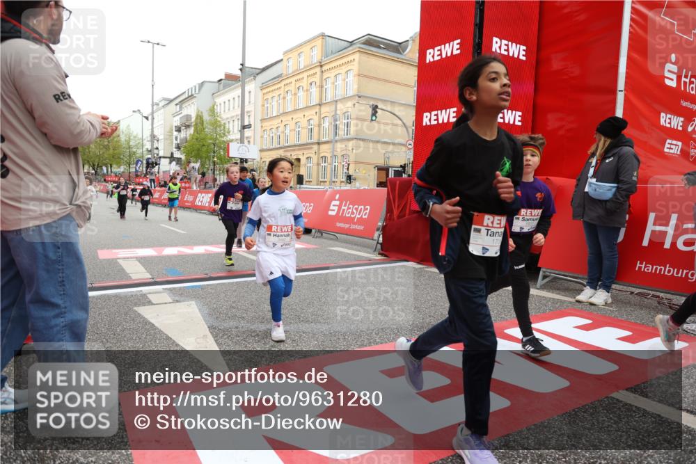 25.04.2026 - Das Zehntel Strokosch-Dieckow http://msf.ph/oto/9631280 25.04.2026 09:04:24 Ziel 1706, 1911, 1925, 2215, 2231, 2948, 2965, 3056, 3366, 3386, 3388 meine-sportfotos.de