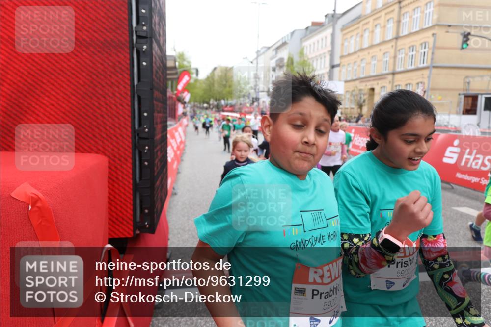 25.04.2026 - Das Zehntel Strokosch-Dieckow http://msf.ph/oto/9631299 25.04.2026 11:04:13 Ziel 5111, 5115, 5184, 5186, 5215, 5217, 5410, 5423, 5440, 5594, 5899, 5902, 5914, 5922, 5991, 6315, 6316, 6448, 6457, 6476, 6479, 6591, 6607, 7018, 7031, 7444 meine-sportfotos.de
