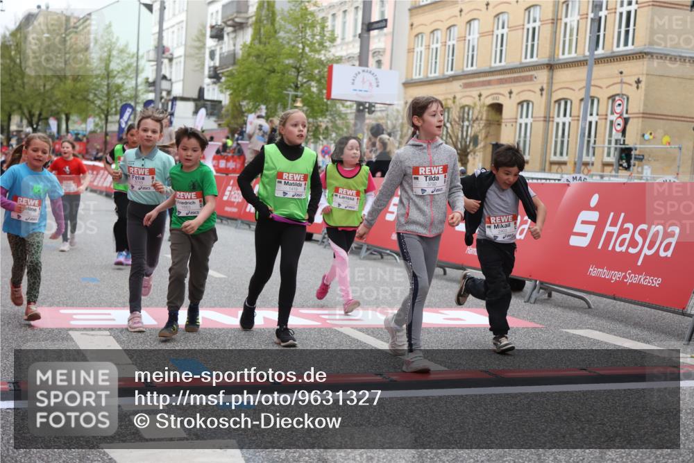 25.04.2026 - Das Zehntel Strokosch-Dieckow http://msf.ph/oto/9631327 25.04.2026 09:04:36 Ziel 1419, 1663, 1864, 1876, 2403, 2706, 3013, 3035, 3262, 3325, 3749, 3763, 3792 meine-sportfotos.de