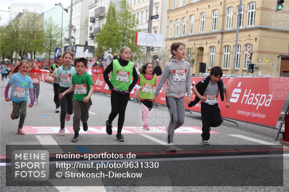 25.04.2026 - Das Zehntel Strokosch-Dieckow http://msf.ph/oto/9631330 25.04.2026 09:04:36 Ziel 1419, 1663, 1864, 1876, 2403, 2706, 3013, 3035, 3262, 3325, 3749, 3763, 3792 meine-sportfotos.de