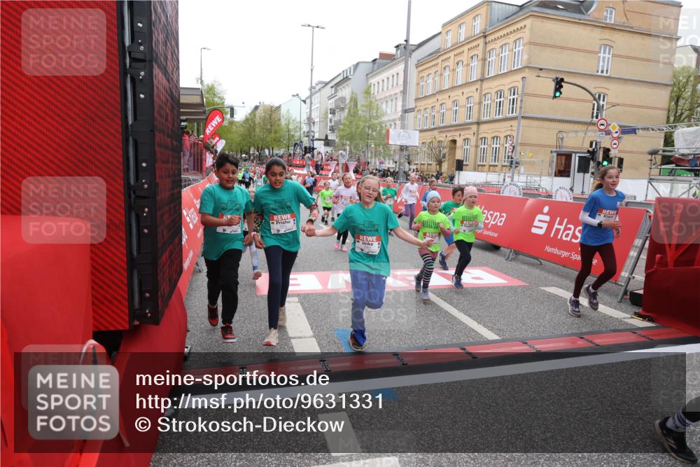 25.04.2026 - Das Zehntel Strokosch-Dieckow http://msf.ph/oto/9631331 25.04.2026 11:04:12 Ziel 5111, 5184, 5186, 5594, 5685, 5899, 5902, 5922, 5991, 6315, 6316, 6448, 6457, 6476, 6479, 6591, 6607, 7018, 7031, 7444 meine-sportfotos.de
