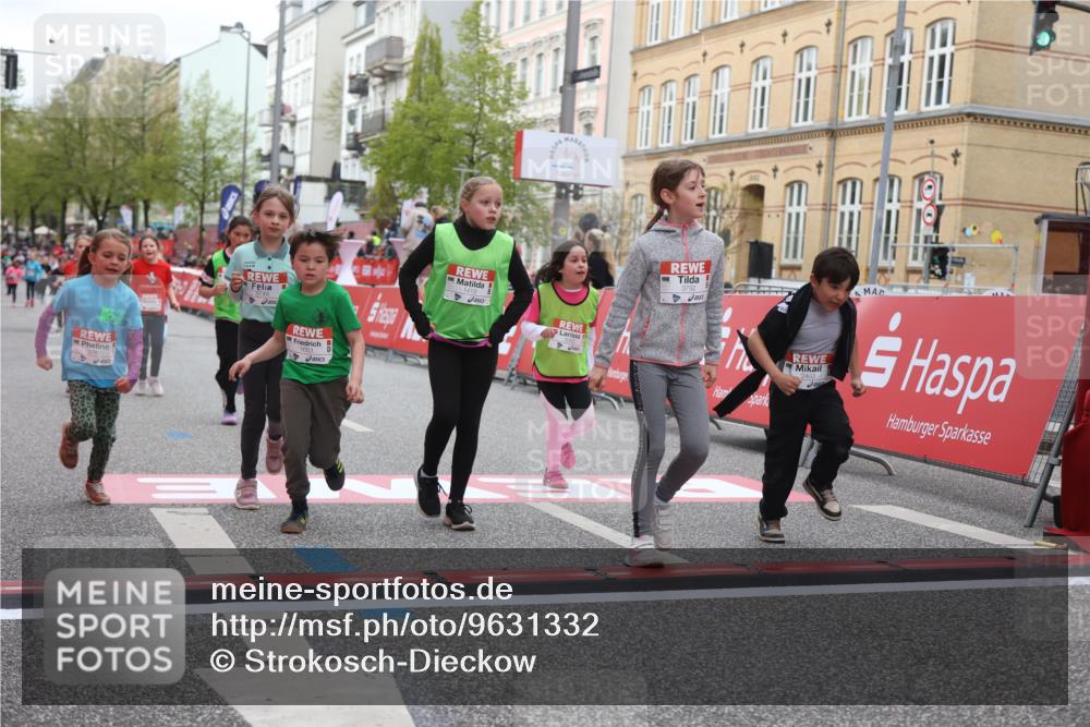 25.04.2026 - Das Zehntel Strokosch-Dieckow http://msf.ph/oto/9631332 25.04.2026 09:04:36 Ziel 1419, 1663, 1864, 1876, 2403, 2706, 3013, 3035, 3262, 3325, 3749, 3763, 3792 meine-sportfotos.de