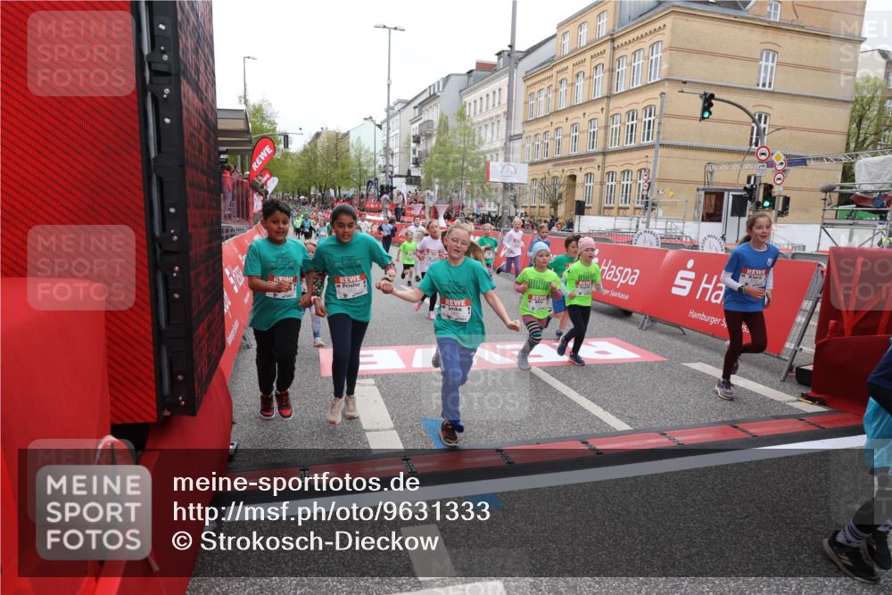 25.04.2026 - Das Zehntel Strokosch-Dieckow http://msf.ph/oto/9631333 25.04.2026 11:04:12 Ziel 5111, 5184, 5186, 5594, 5685, 5899, 5902, 5922, 5991, 6315, 6316, 6448, 6457, 6476, 6479, 6591, 6607, 7018, 7031, 7444 meine-sportfotos.de