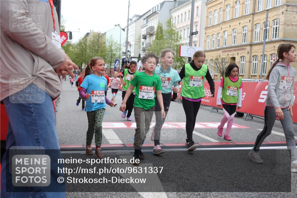 25.04.2026 - Das Zehntel Strokosch-Dieckow http://msf.ph/oto/9631337 25.04.2026 09:04:37 Ziel 1419, 1663, 1864, 1876, 2403, 2569, 2706, 3013, 3035, 3262, 3325, 3749, 3763, 3792 meine-sportfotos.de