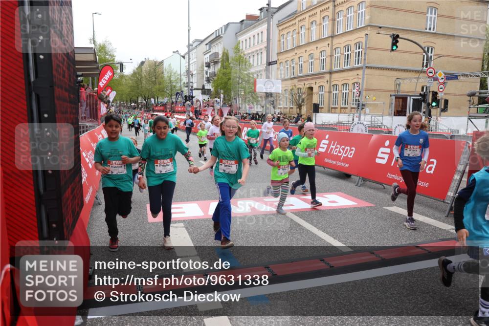 25.04.2026 - Das Zehntel Strokosch-Dieckow http://msf.ph/oto/9631338 25.04.2026 11:04:12 Ziel 5111, 5184, 5186, 5594, 5685, 5899, 5902, 5922, 5991, 6315, 6316, 6448, 6457, 6476, 6479, 6591, 6607, 7018, 7031, 7444 meine-sportfotos.de