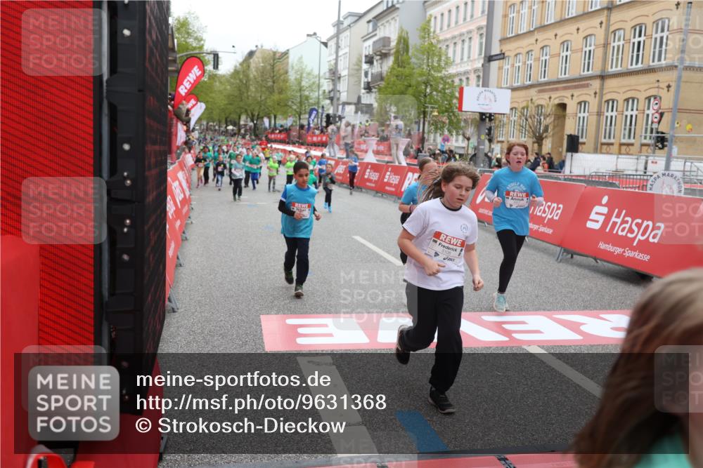 25.04.2026 - Das Zehntel Strokosch-Dieckow http://msf.ph/oto/9631368 25.04.2026 11:04:05 Ziel 5106, 5262, 5272, 5283, 5685, 5864, 5985, 6312, 6448, 6927, 6949, 7440, 7441, 7610 meine-sportfotos.de