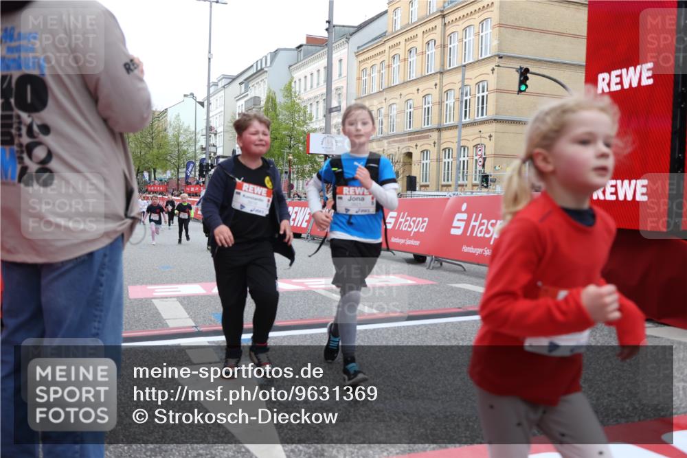 25.04.2026 - Das Zehntel Strokosch-Dieckow http://msf.ph/oto/9631369 25.04.2026 09:04:44 Ziel 1623, 1933, 2212, 2569, 2576, 2923, 3325, 3728, 3818, 3821 meine-sportfotos.de