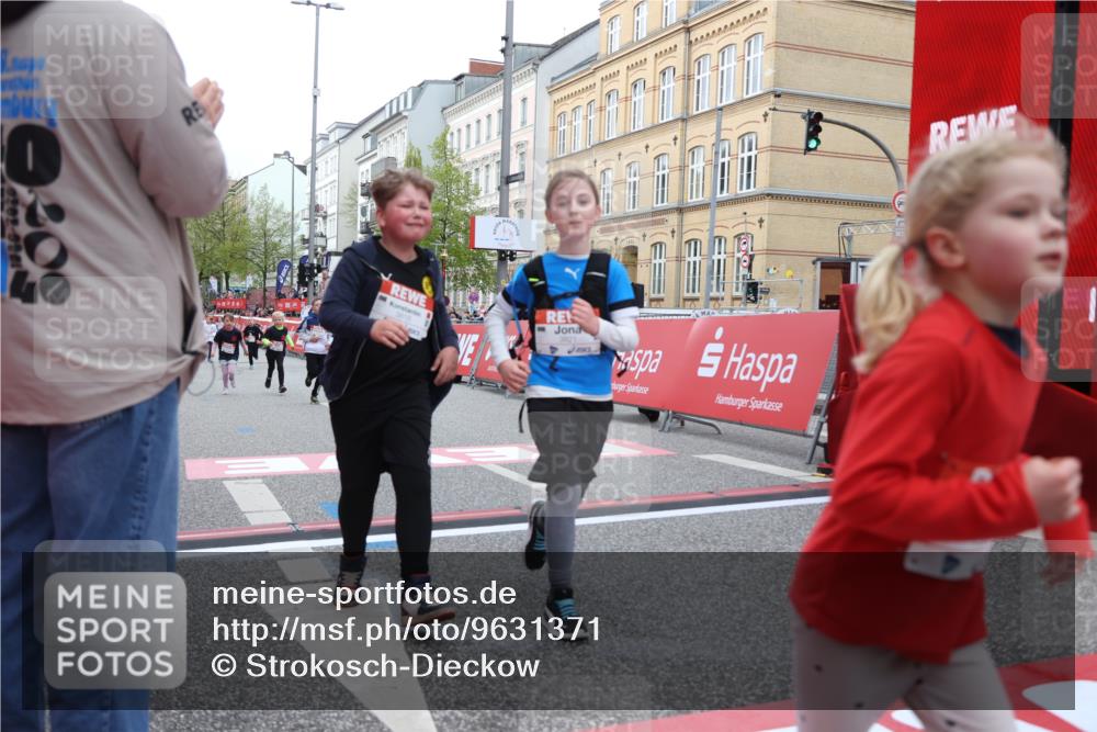 25.04.2026 - Das Zehntel Strokosch-Dieckow http://msf.ph/oto/9631371 25.04.2026 09:04:44 Ziel 1623, 1933, 2212, 2569, 2576, 2923, 3325, 3728, 3818, 3821 meine-sportfotos.de