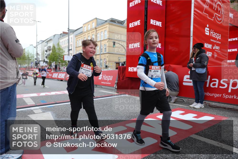 25.04.2026 - Das Zehntel Strokosch-Dieckow http://msf.ph/oto/9631376 25.04.2026 09:04:45 Ziel 1623, 1933, 2212, 2569, 2576, 2923, 3018, 3031, 3728, 3818, 3821 meine-sportfotos.de