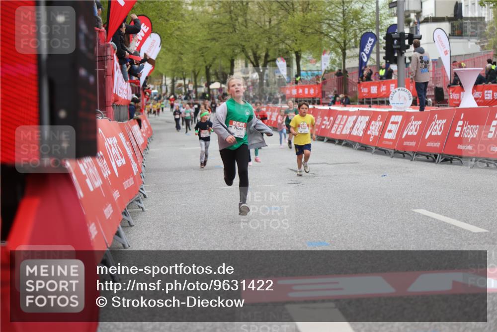 25.04.2026 - Das Zehntel Strokosch-Dieckow http://msf.ph/oto/9631422 25.04.2026 09:07:08 Ziel 1227, 1235, 1973, 2483, 2677, 2687, 2973, 2985, 3771, 3781 meine-sportfotos.de