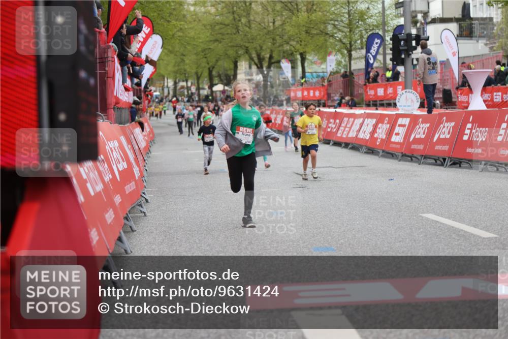 25.04.2026 - Das Zehntel Strokosch-Dieckow http://msf.ph/oto/9631424 25.04.2026 09:07:08 Ziel 1227, 1235, 1973, 2483, 2677, 2687, 2973, 2985, 3771, 3781 meine-sportfotos.de
