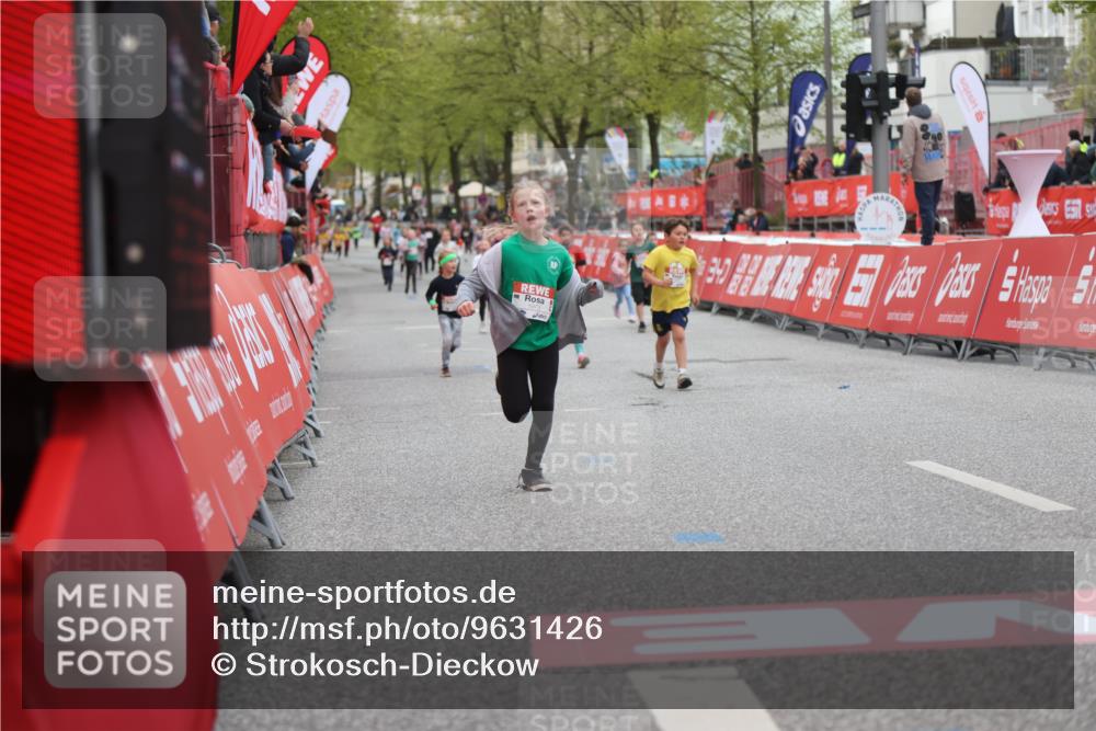 25.04.2026 - Das Zehntel Strokosch-Dieckow http://msf.ph/oto/9631426 25.04.2026 09:07:08 Ziel 1227, 1235, 1973, 2483, 2677, 2687, 2973, 2985, 3771, 3781 meine-sportfotos.de